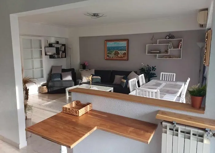 Le Diego Suarez, 5 Prs, Clim, 100m Des Plages Antibes